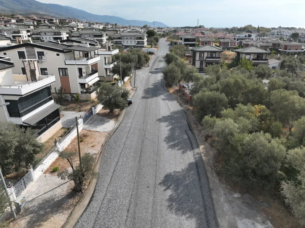EDREMİT’TE YOL ÇALIŞMALARINA HIZ VERİLDİ